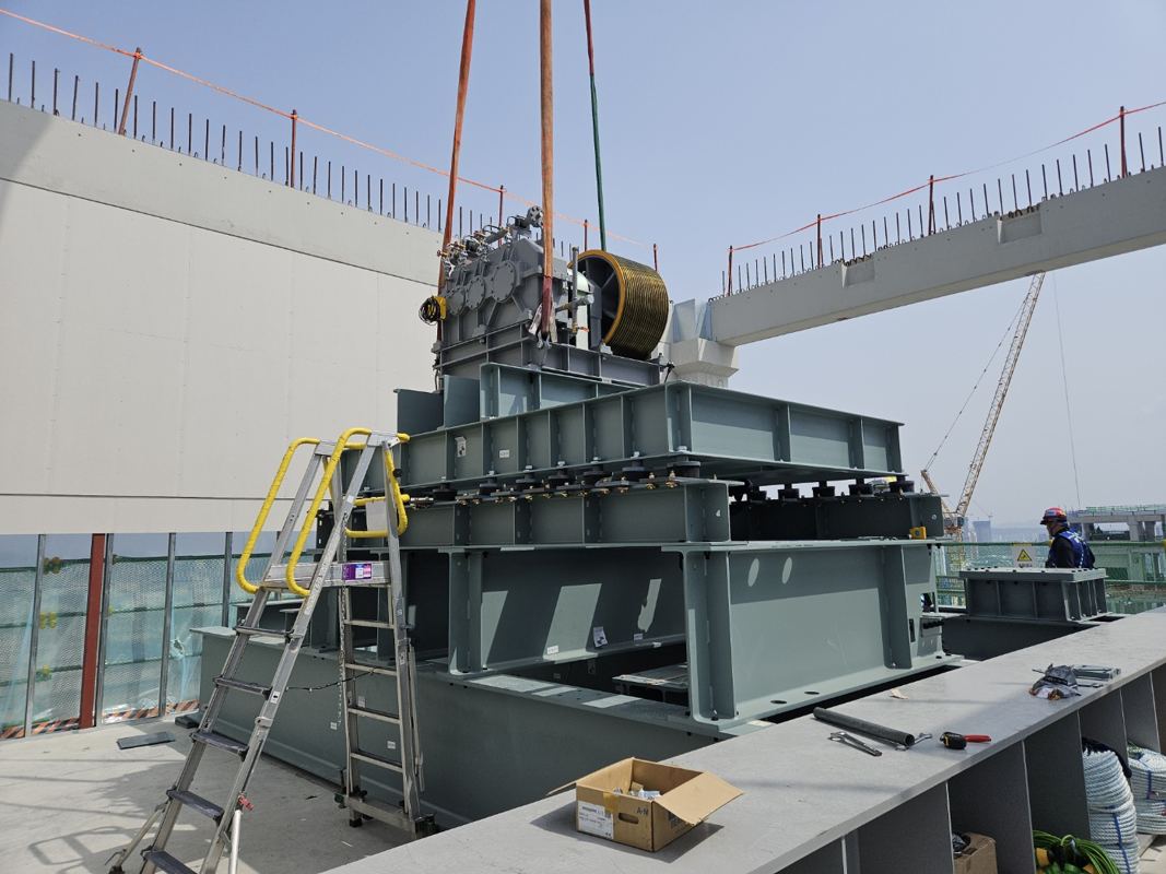 청주 SK HYNIX M15X 30TON 기계실 자재 양중 및 설치 현장